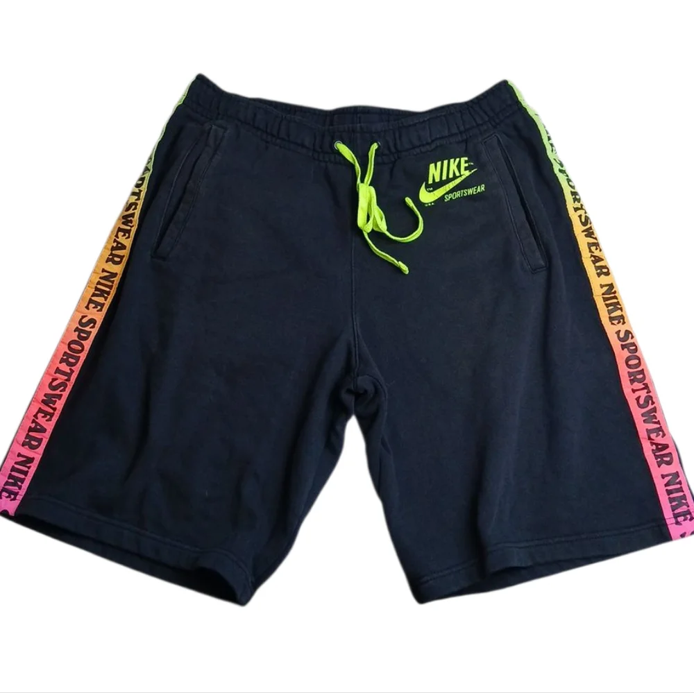Nike stylish black